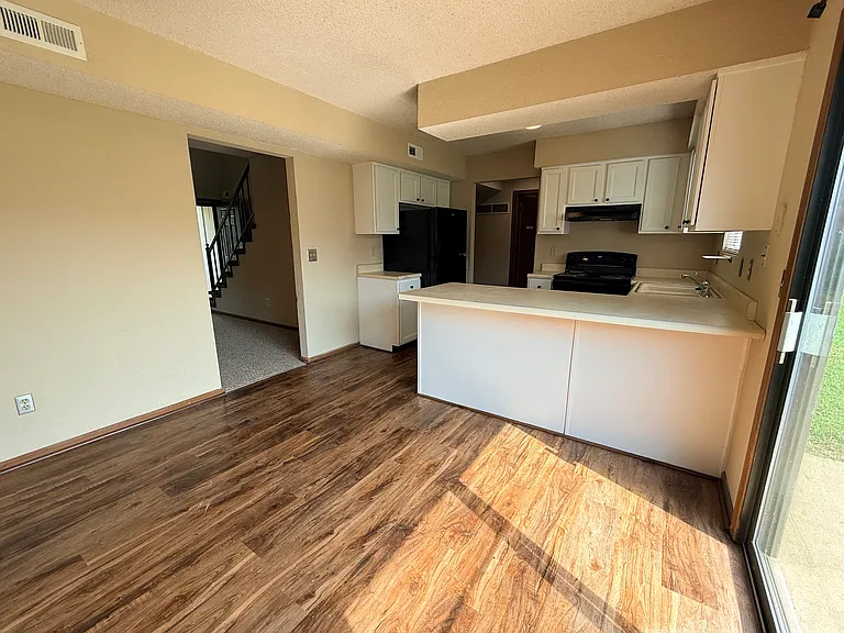 712 SW 37th St #714 — Photo 4