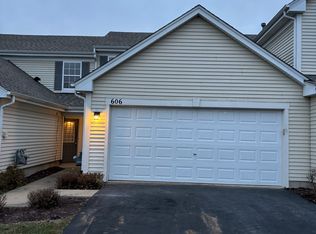 606 Chestnut Rdg, Minooka, IL 60447