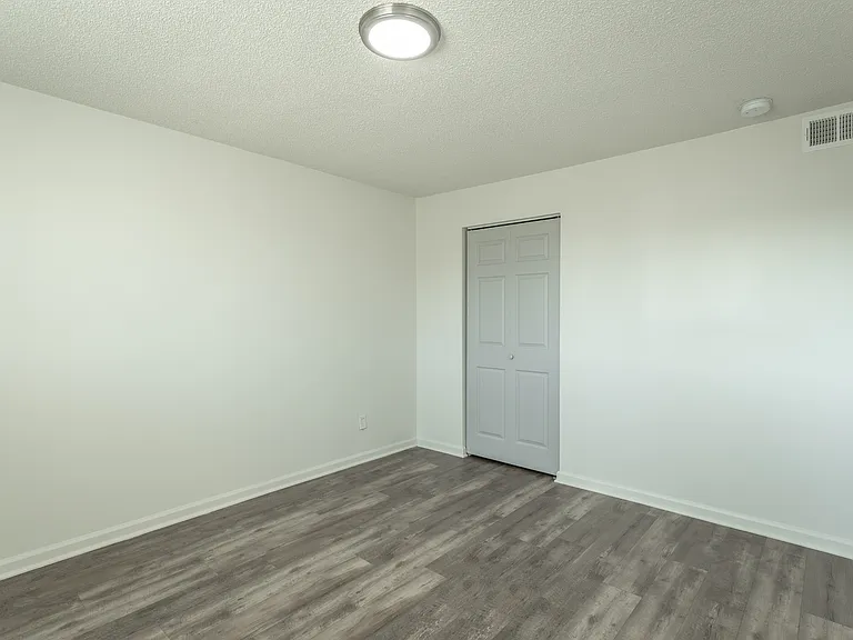 130 Goodson Ave — Photo 15