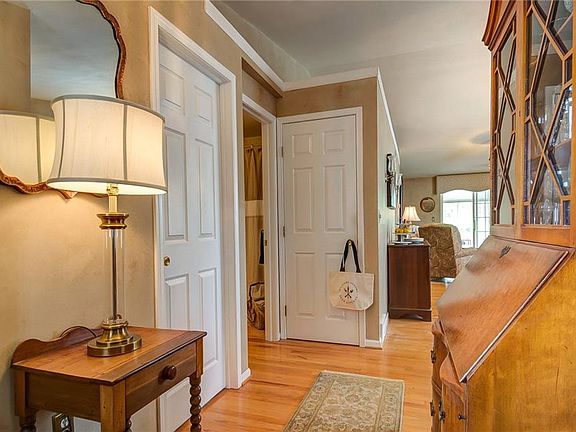 3rd image of 114 Braintree Dr