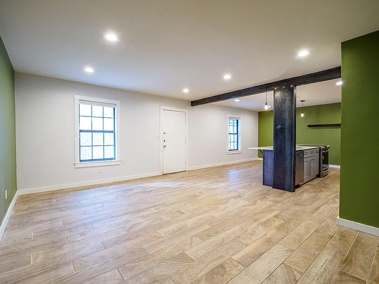 2302 E Side Dr #28 — Photo 8