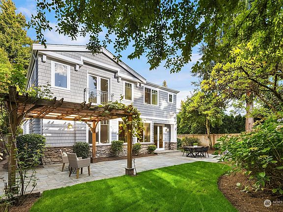 2nd image of 2033 78th Avenue NE