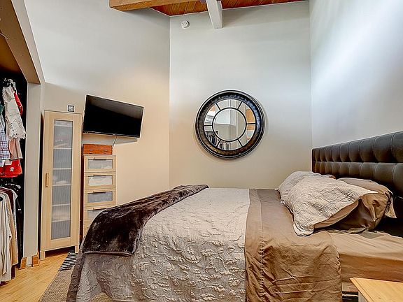 5th image of 215 W Maple St APT 610