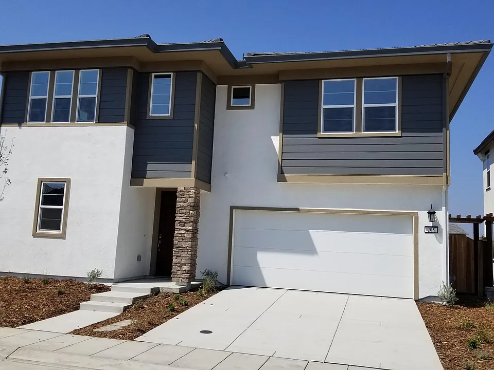 205 E Giacconi Pl
