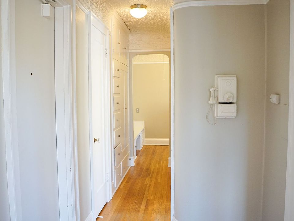 1st image of 2267 NW Glisan St APT 202