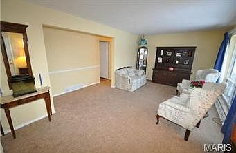 3rd image of 9485 Adler Ave