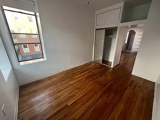 Rented by SERHANT. | media 8