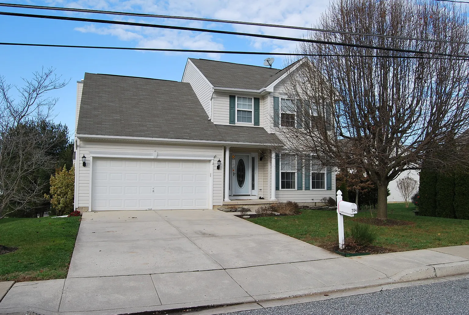 704 Henderson Rd photo 1