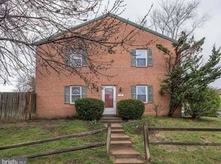 515 Crestwood St SW, Leesburg, VA 20175