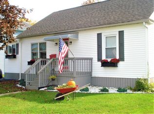 29 Chapman St, Rouses Point, NY 12979