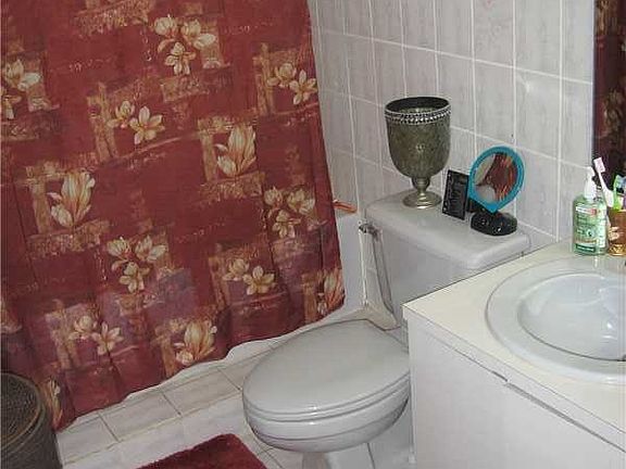 5th image of 403 SW 148th Ave APT 13B