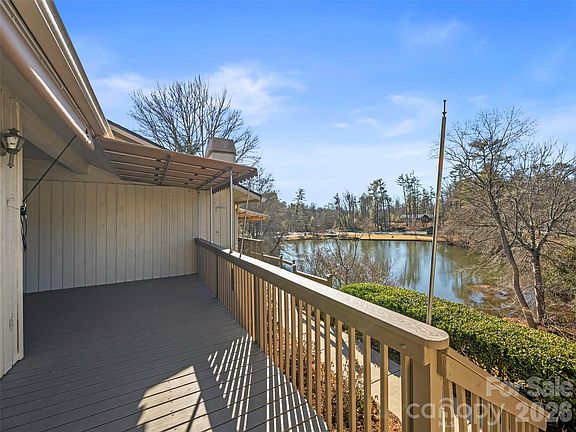 5th image of 110 Deerlake Dr