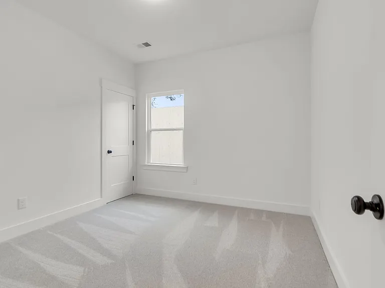 2304 Delano St — Photo 23