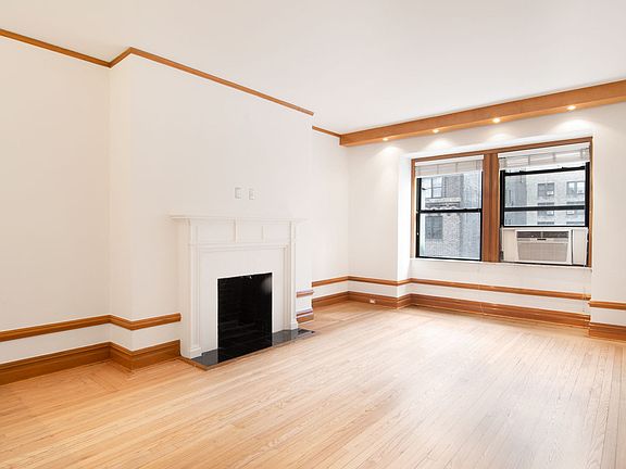 3rd image of 145 W 58th St Penthouse E