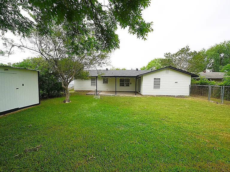 4407 Sun Vista Ln — Photo 24