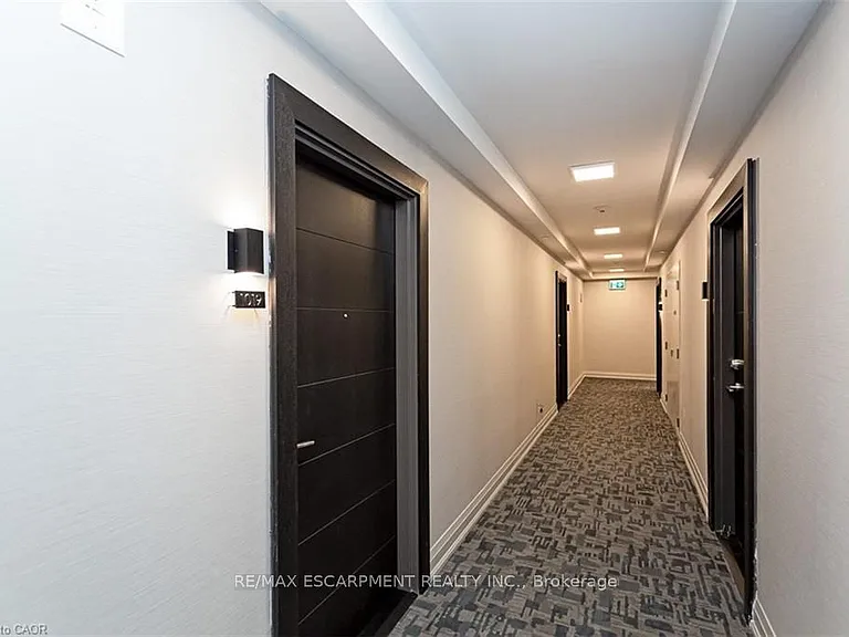 212 King William St E #1019 — Photo 6