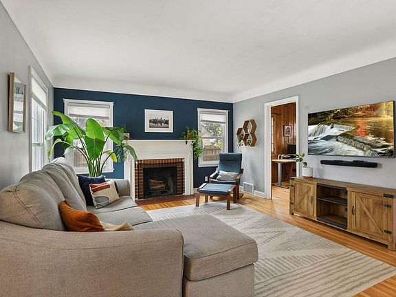 4th image of 6832 Garfield Ave S