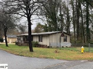 17 Linnet Dr, Greenville, SC 29609