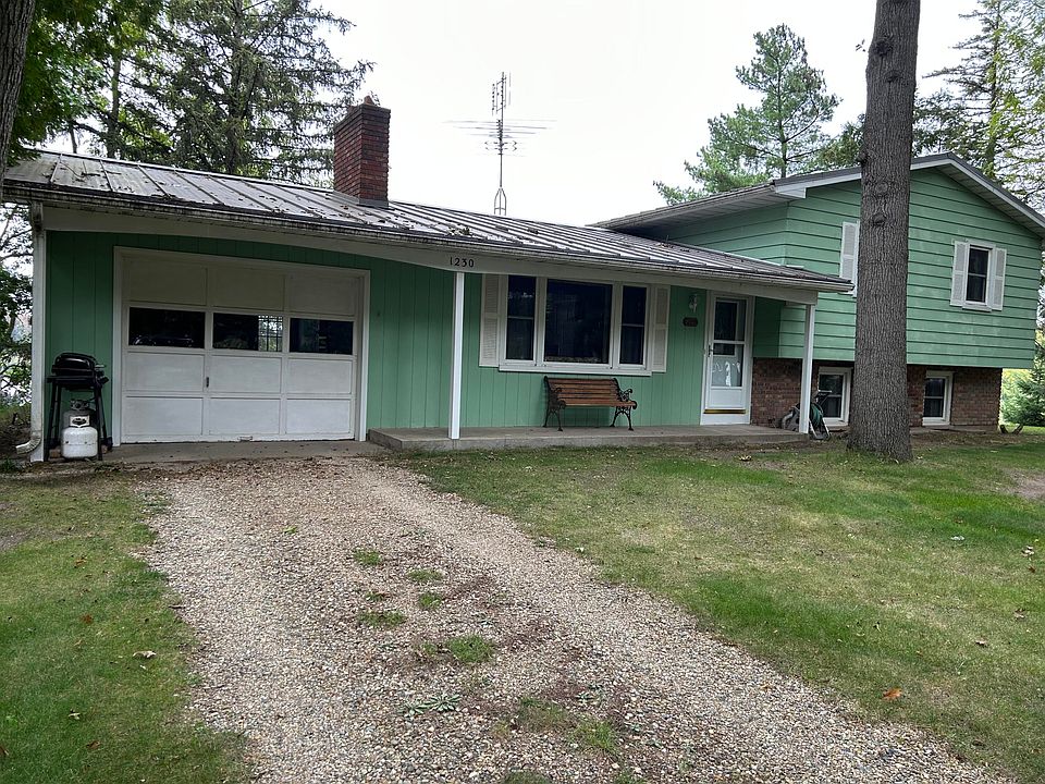 2nd image of 1230 Goodrich Lake Dr