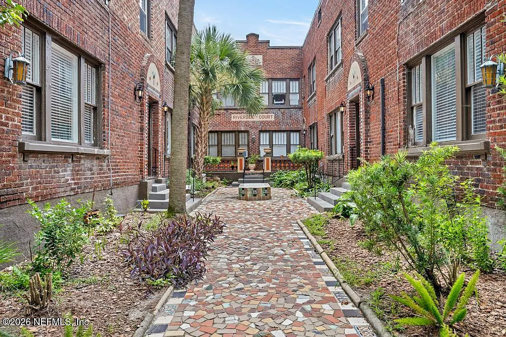 1 bed, 1.0 bath, 750 sqft, $1,375 — Photo 2