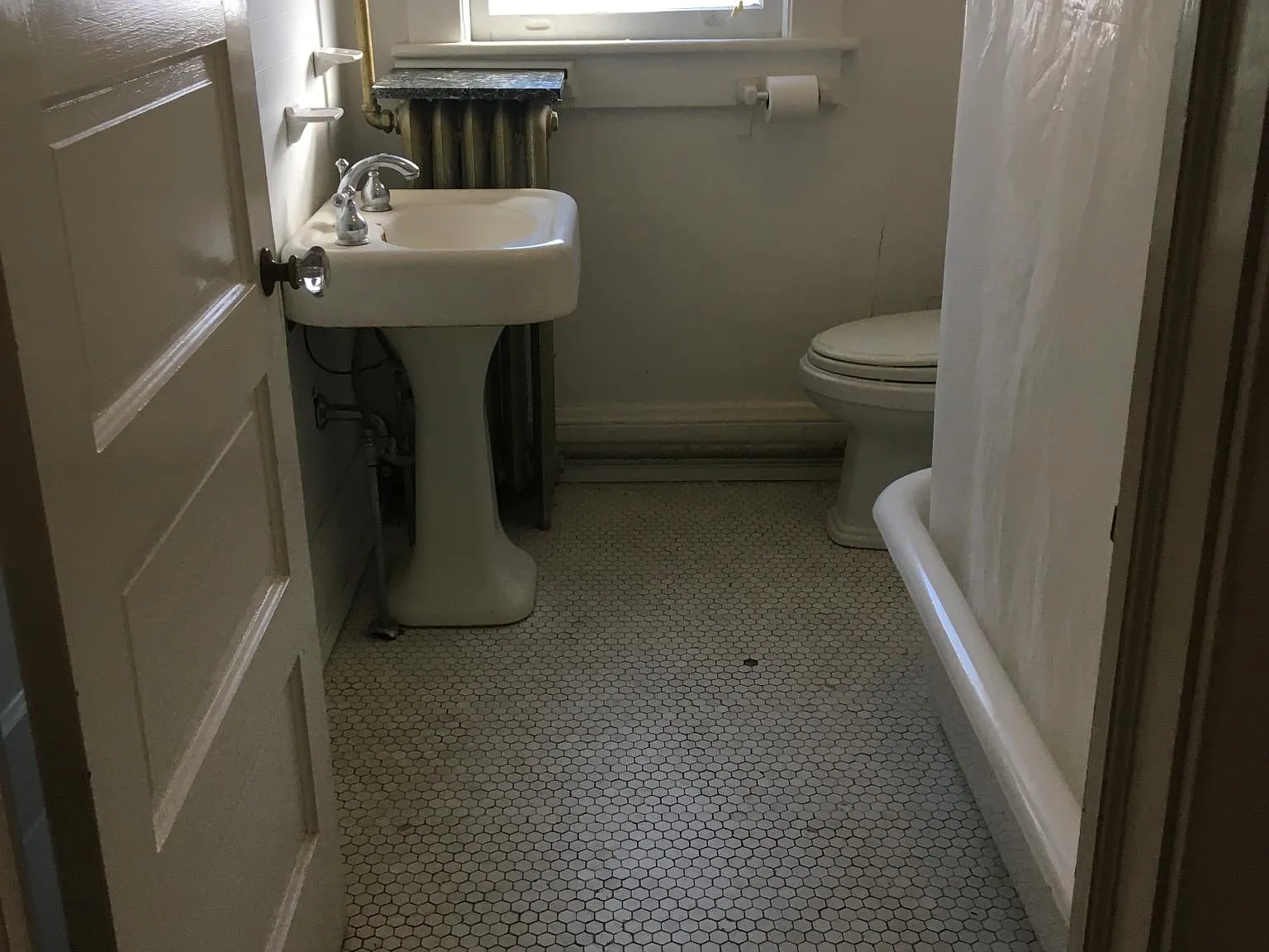 937 Harrington Ave — Photo 4