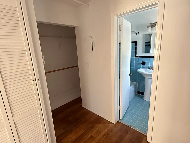 920 Bay Dr — Photo 9