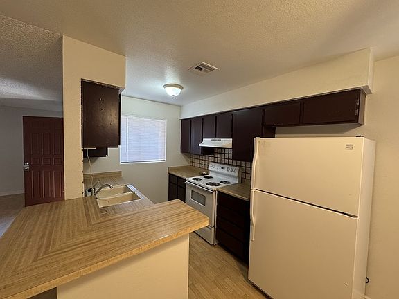 4th image of 501 W Pontiac Dr APT 8