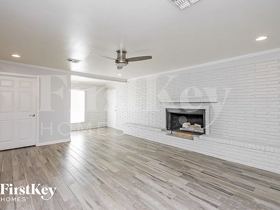 4th image of 1132 N Rose St