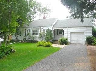 621 Maple St, Lena, IL 61048