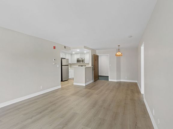 5th image of 22100 Burbank Blvd Unit 255F