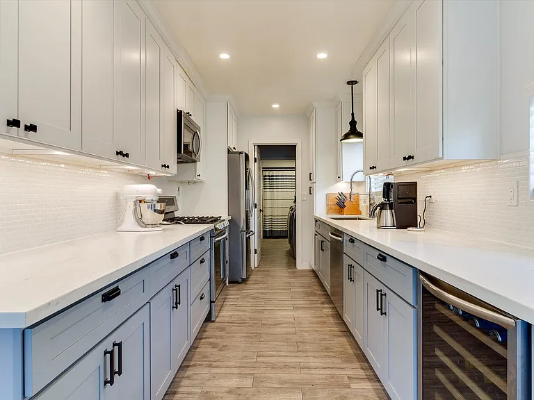 6108 Springvale Dr — Photo 14