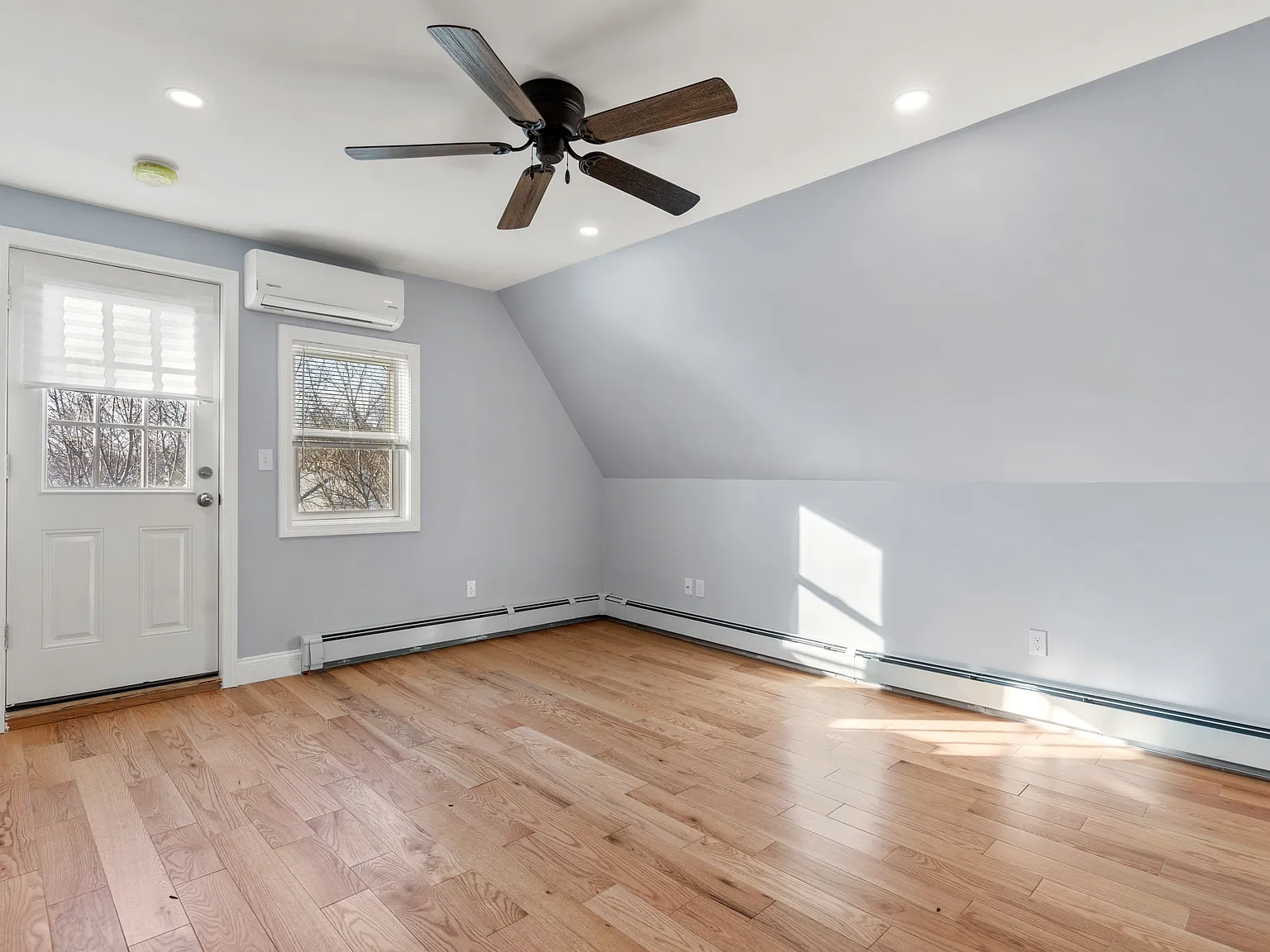 1 bed, 510 sqft, $2,100 — Photo 2