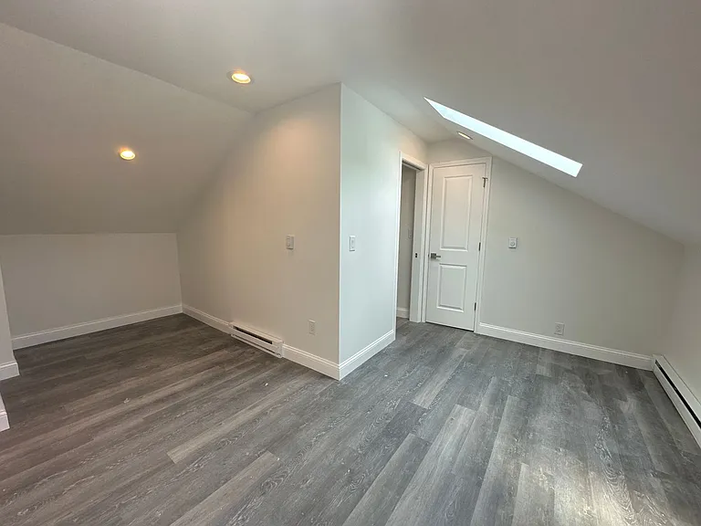 Highland St 1177-1177.5 ONYX — Photo 8