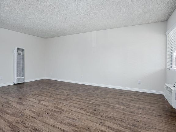 3rd image of 4747 Colfax Ave