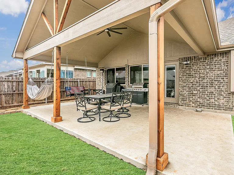 1116 Kingbird Ln — Photo 3