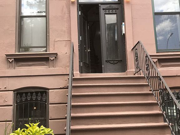 2nd image of 955 Bergen St #2