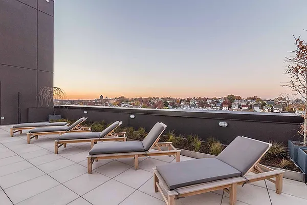 Rented by HCO NY | media 11