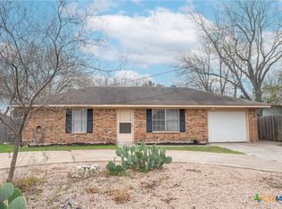 1114 Woodlawn St, Lockhart, TX 78644