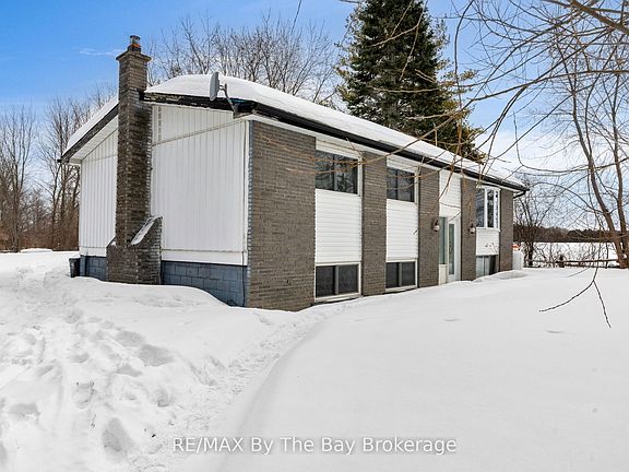 4th image of 1781 Klondike Park Rd