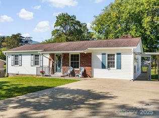 115 Scenic View Dr, Swannanoa, NC 28778