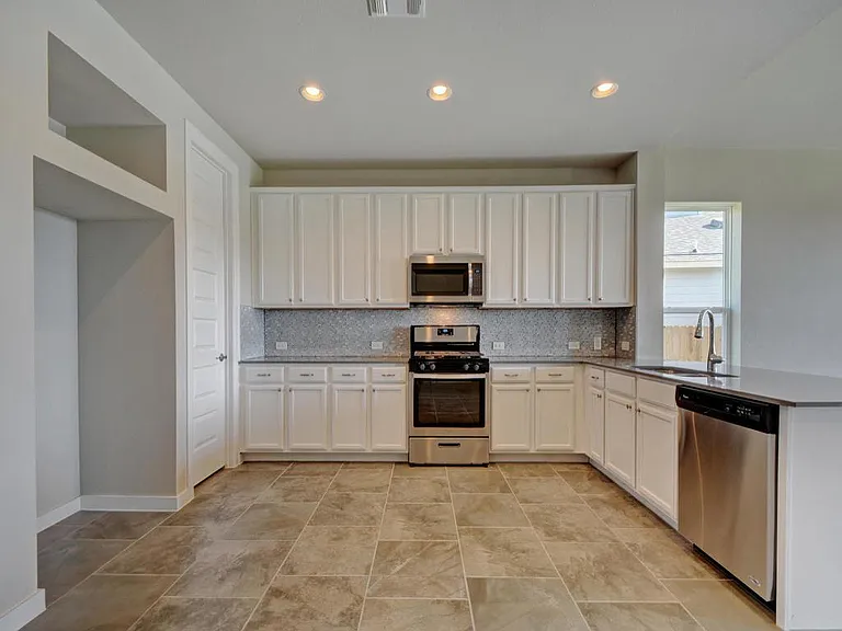 6808 Cardinal Bloom Loop — Photo 4