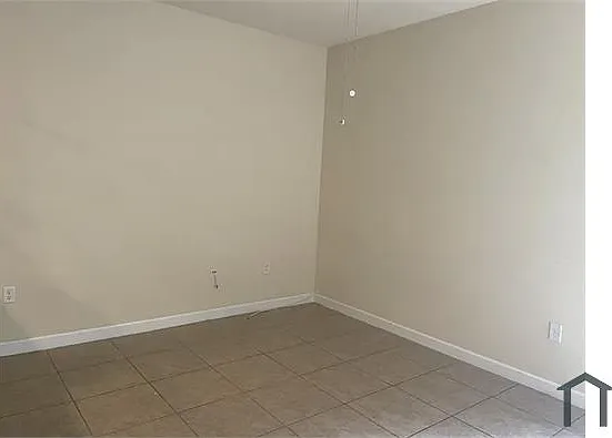 755 SE 32nd Ter