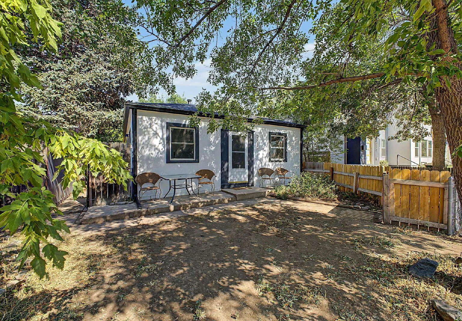 2 bed, 1.0 bath, 725 sqft, $2,150 — Photo 2
