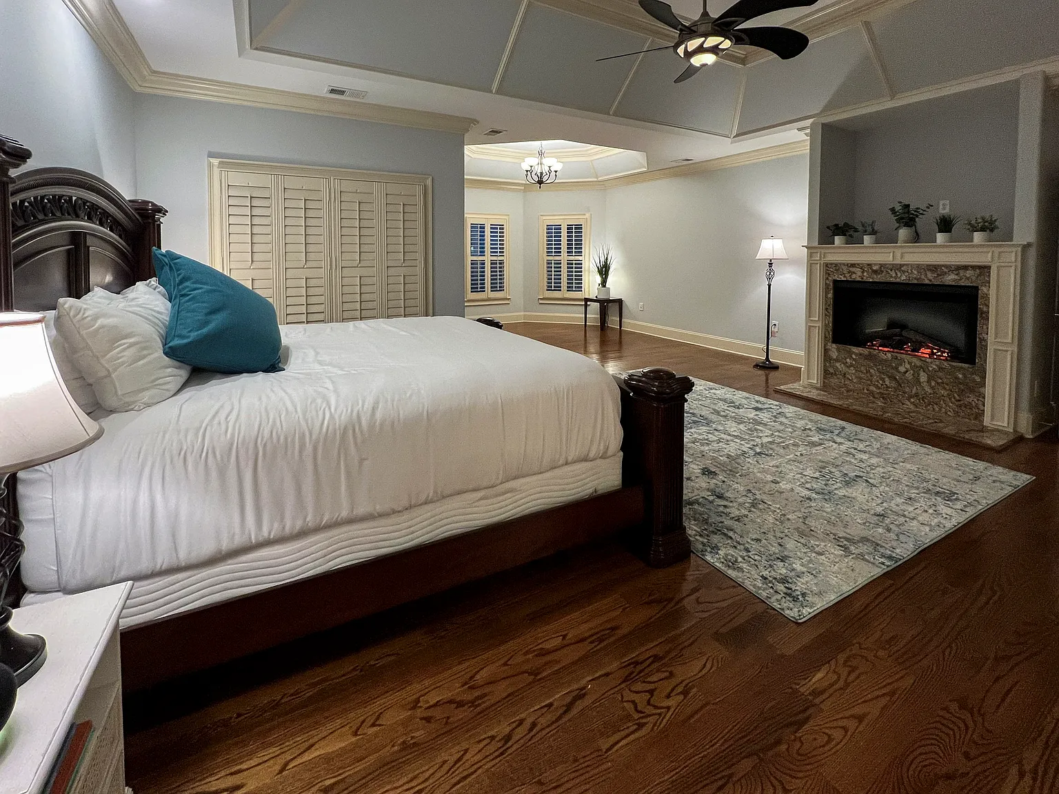 4 bed, 6.5 bath, 7200 sqft, $2,594 — Photo 1