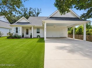 416 Ulman Ave, Bay Saint Louis, MS 39520