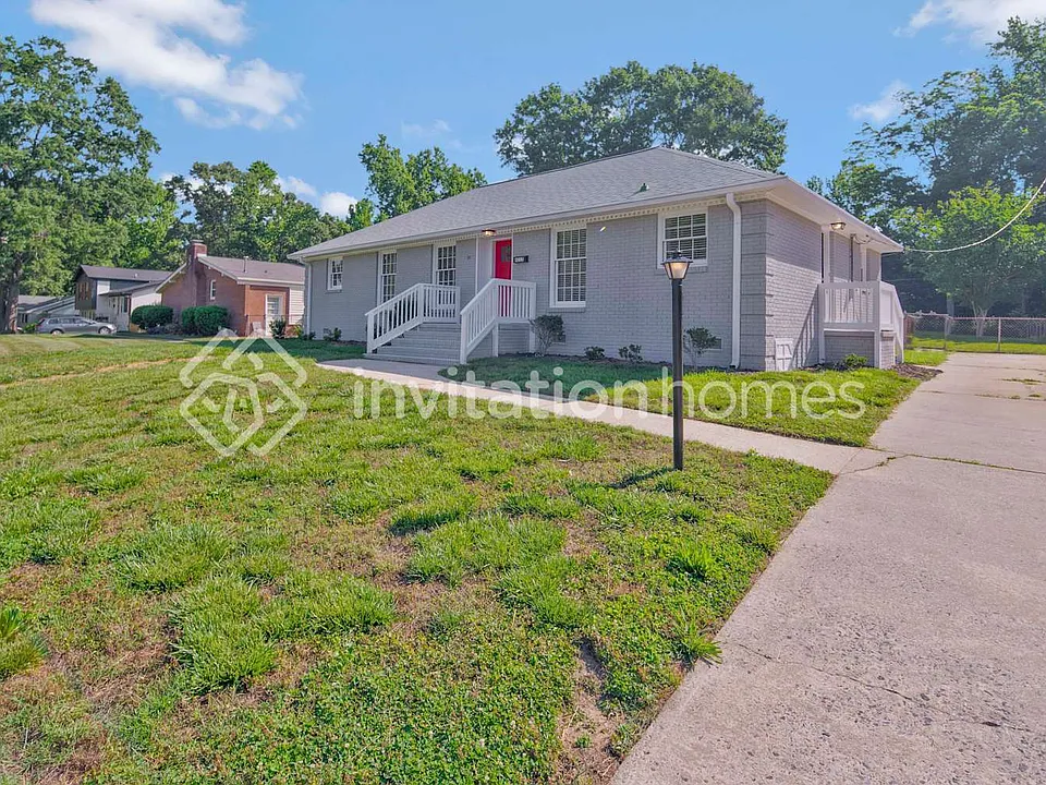 4213 Gladstone Ln