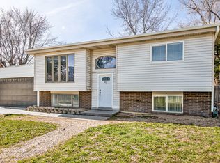 9822 S Darin Dr, Sandy, UT 84070