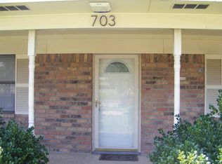703 NE 4th St, Hubbard, TX 76648