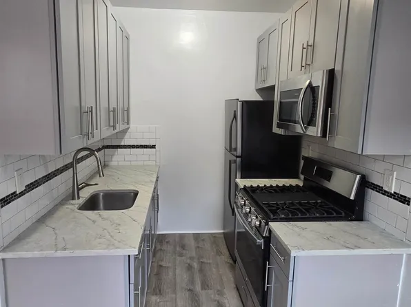 31-15 21st Avenue image 1 of 5