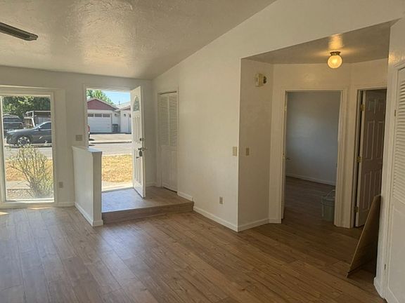 3rd image of 281 Arnwood St